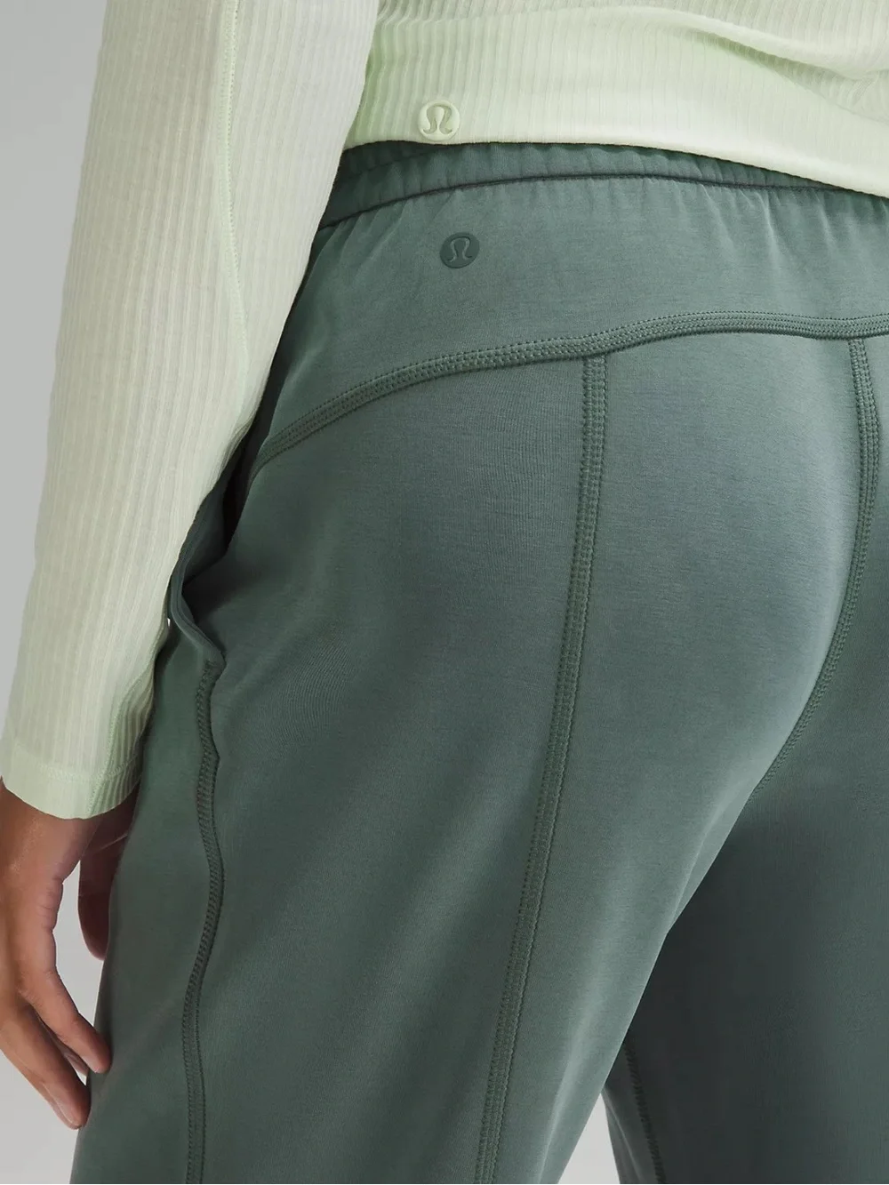 NWOT Lululemon Softstreme High-Rise Pant in Dark Forest Size 8